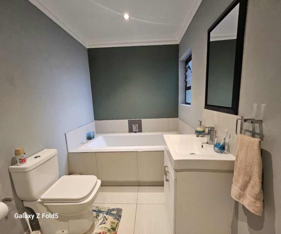 To Let  Bedroom Property for Rent in Winterstrand Eastern Cape